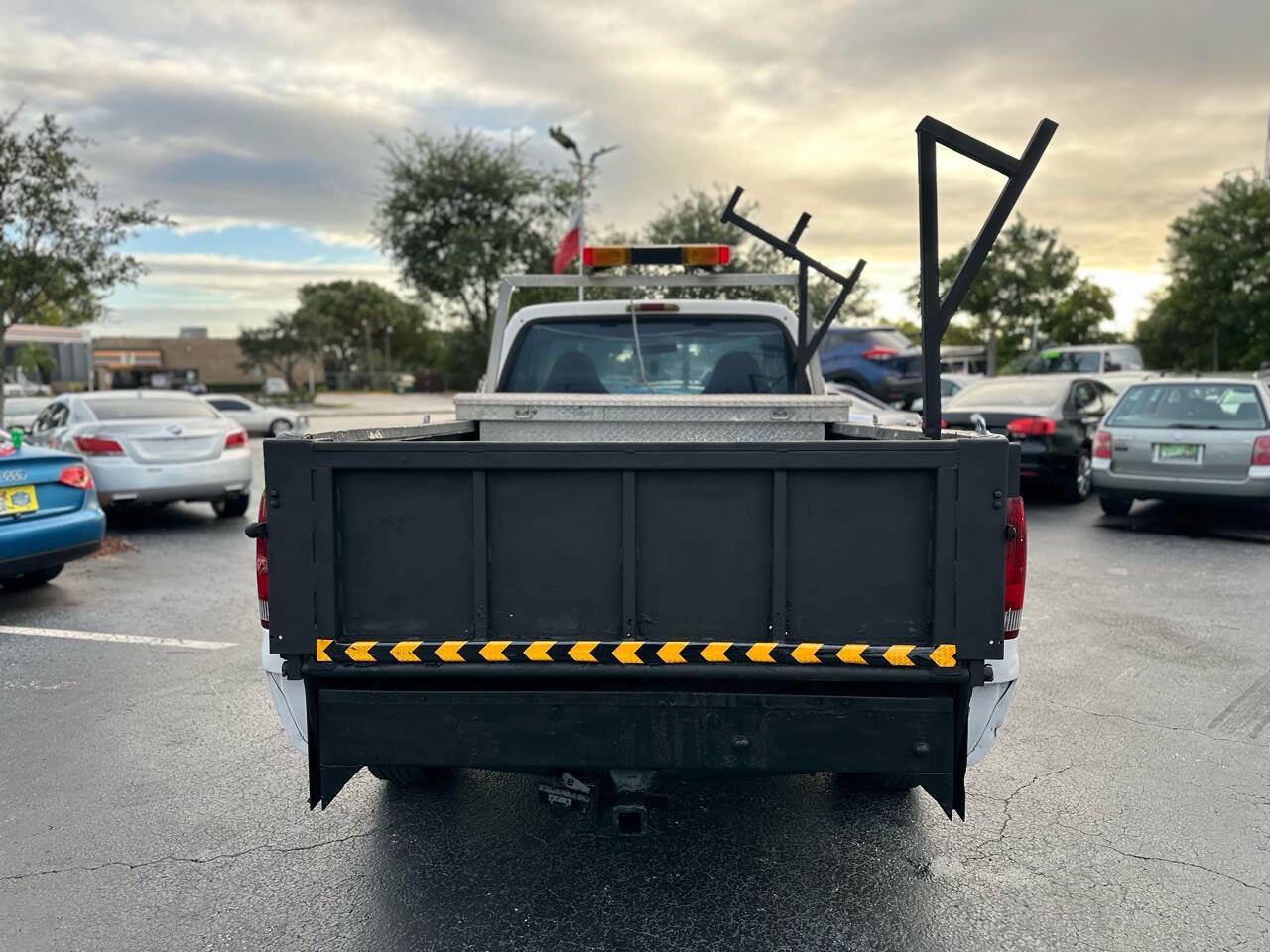 Used 2001 Ford F250 XL image 4