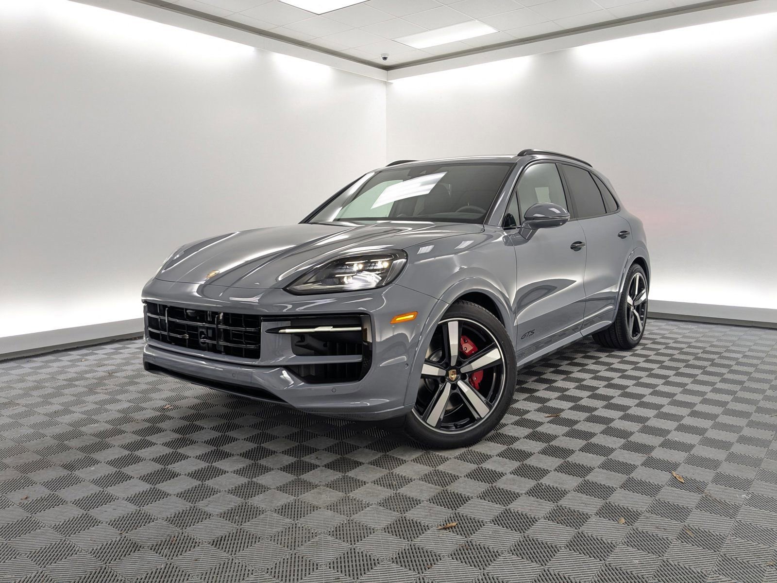 New 2026 Porsche Cayenne GTS image 1