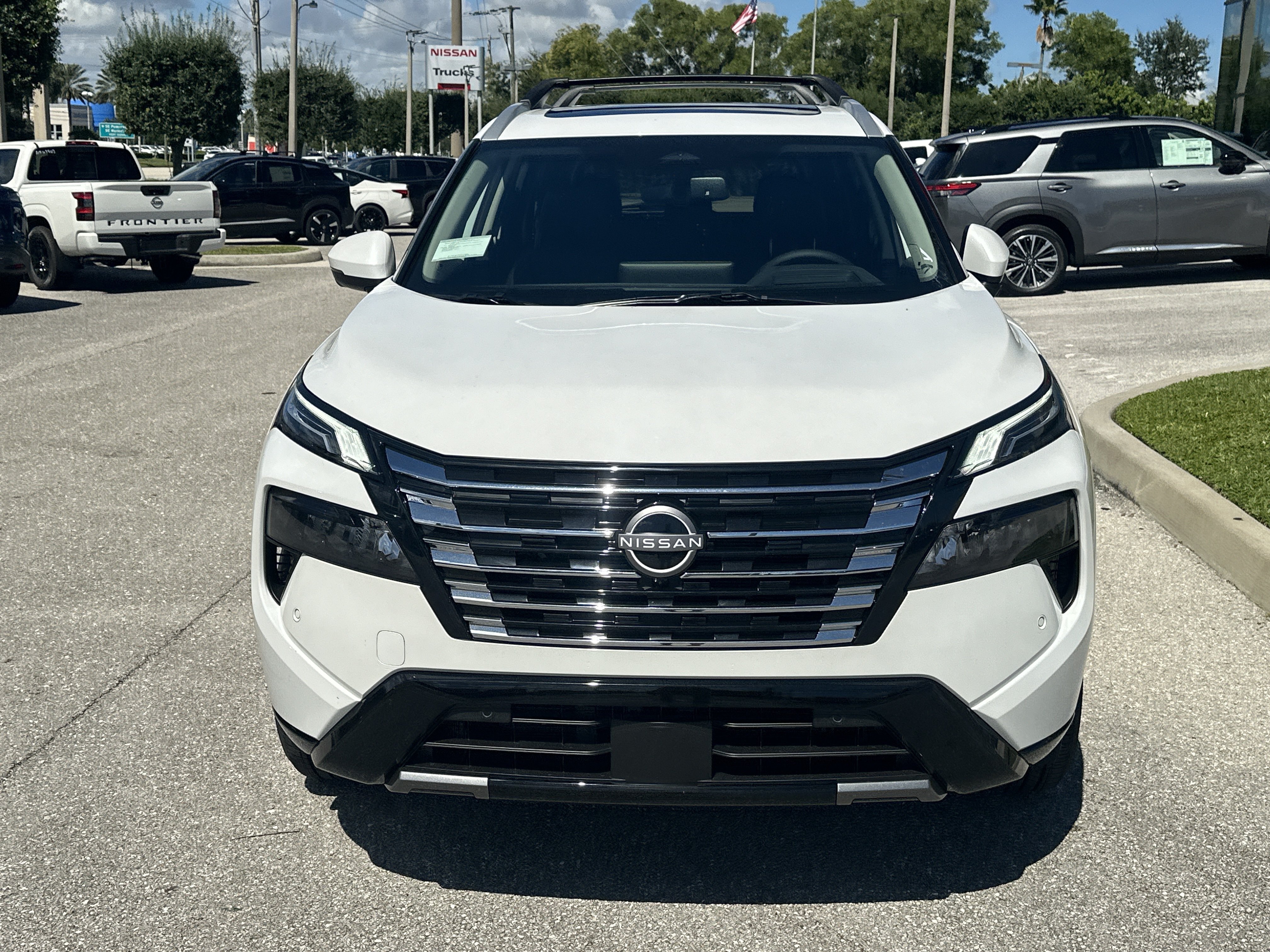 New 2026 Nissan Rogue Platinum AWD/4WD image 4