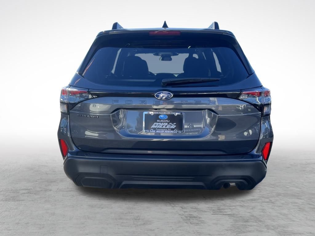 Used 2025 Subaru Forester Premium image 7