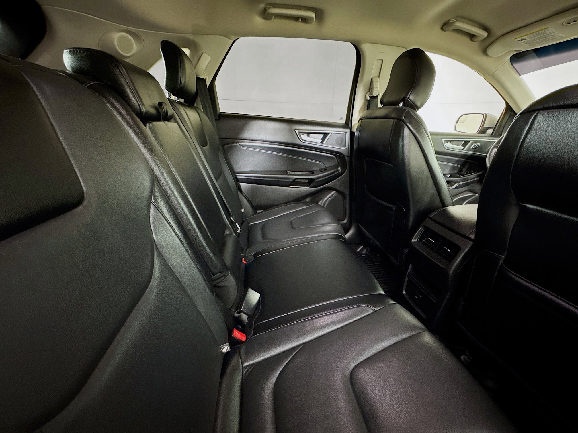 Used 2018 Ford Edge Titanium FWD image 26