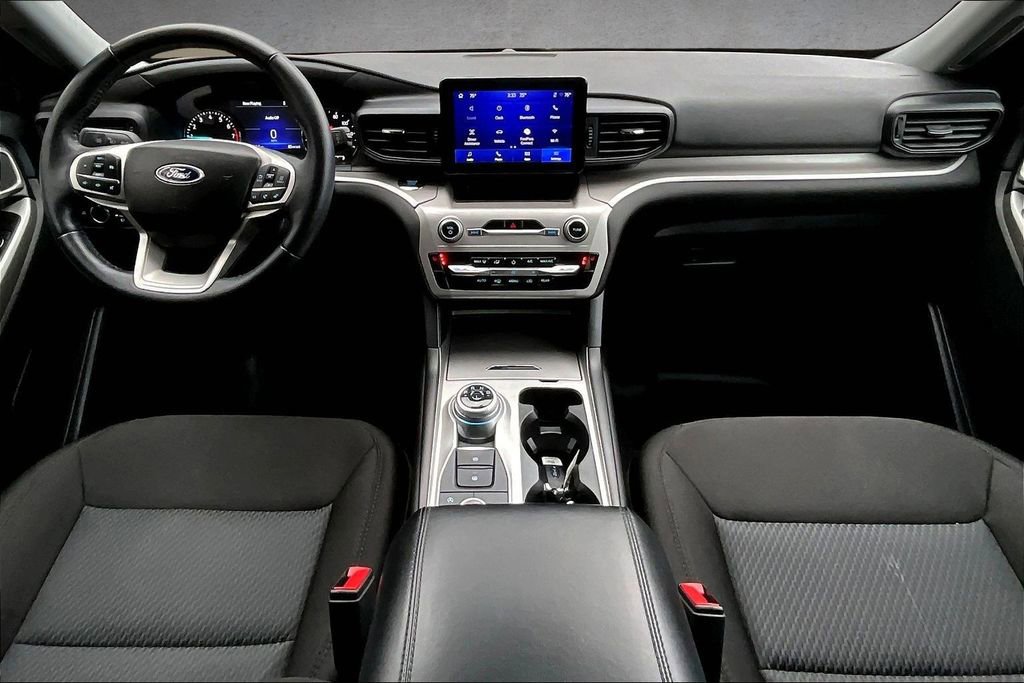 Used 2023 Ford Explorer XLT image 7