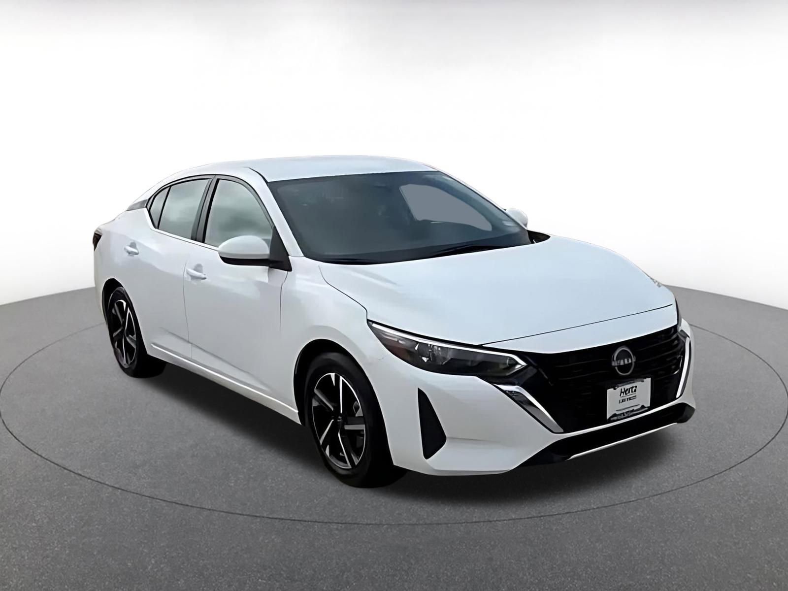 Used 2025 Nissan Sentra SV image 3