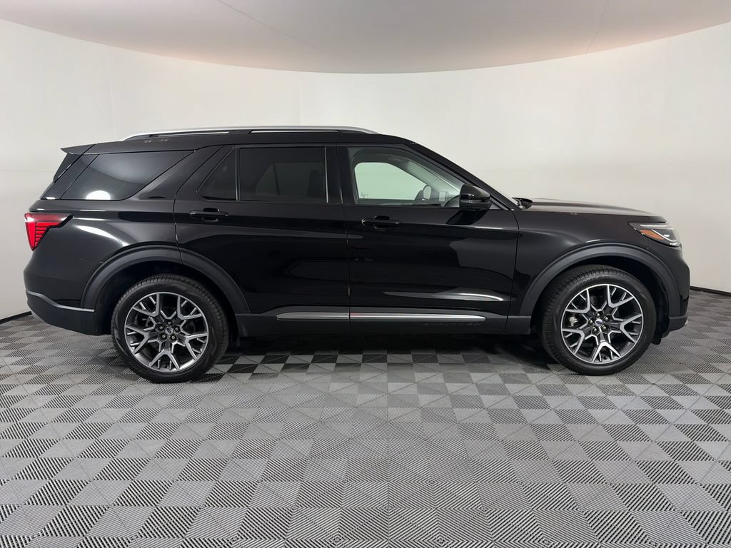 Used 2025 Ford Explorer Platinum w/ Ultimate Package AWD/4WD image 2