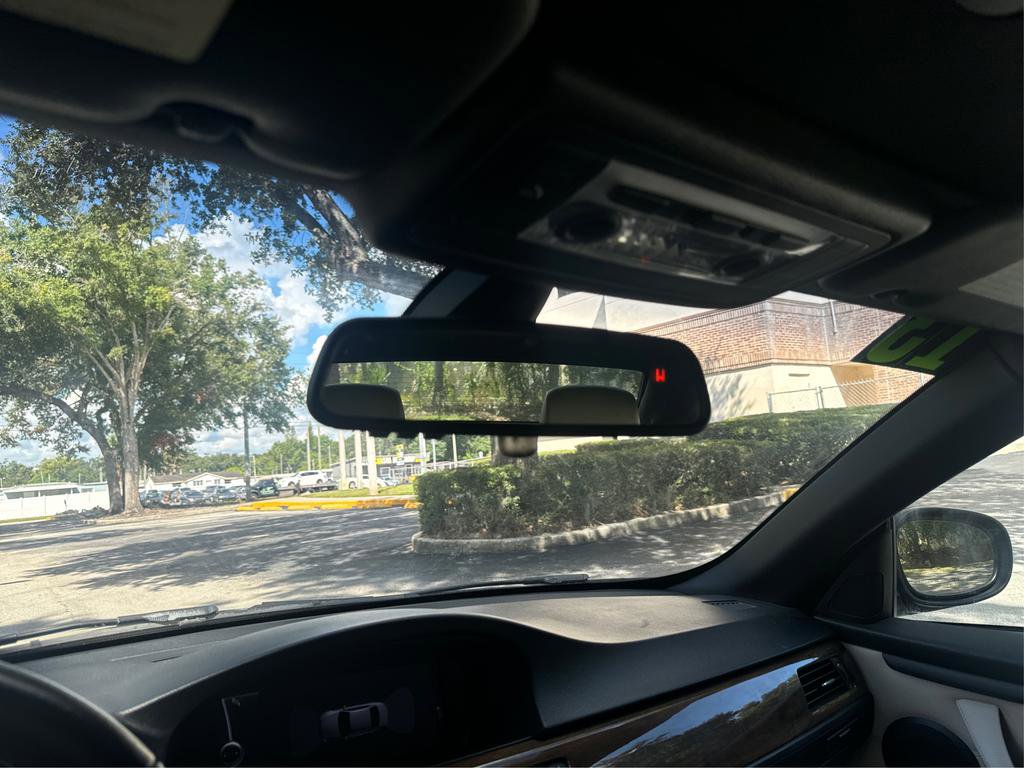 Used 2013 BMW 335i Convertible image 15