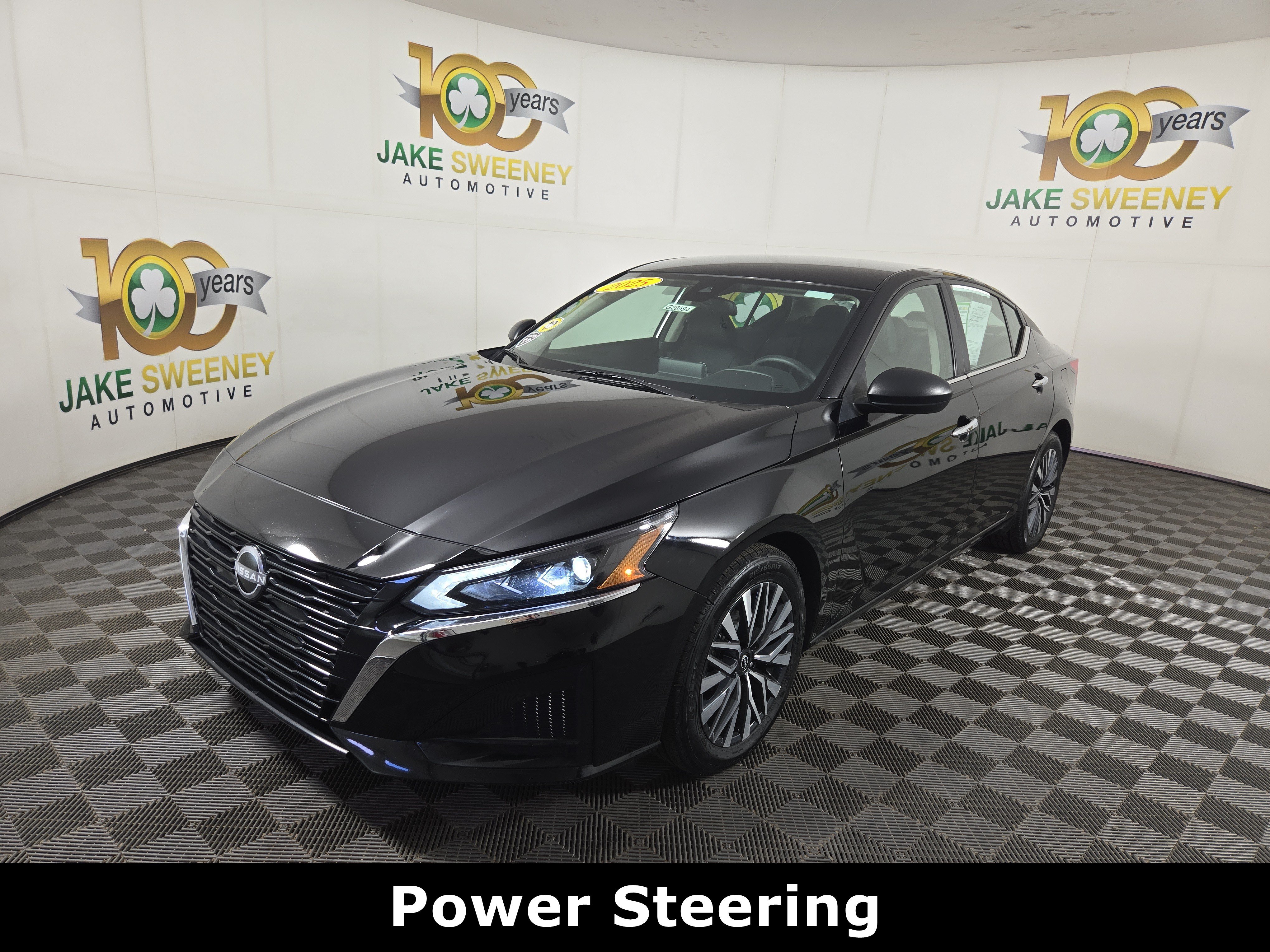 Used 2025 Nissan Altima 2.5 SV FWD image 3