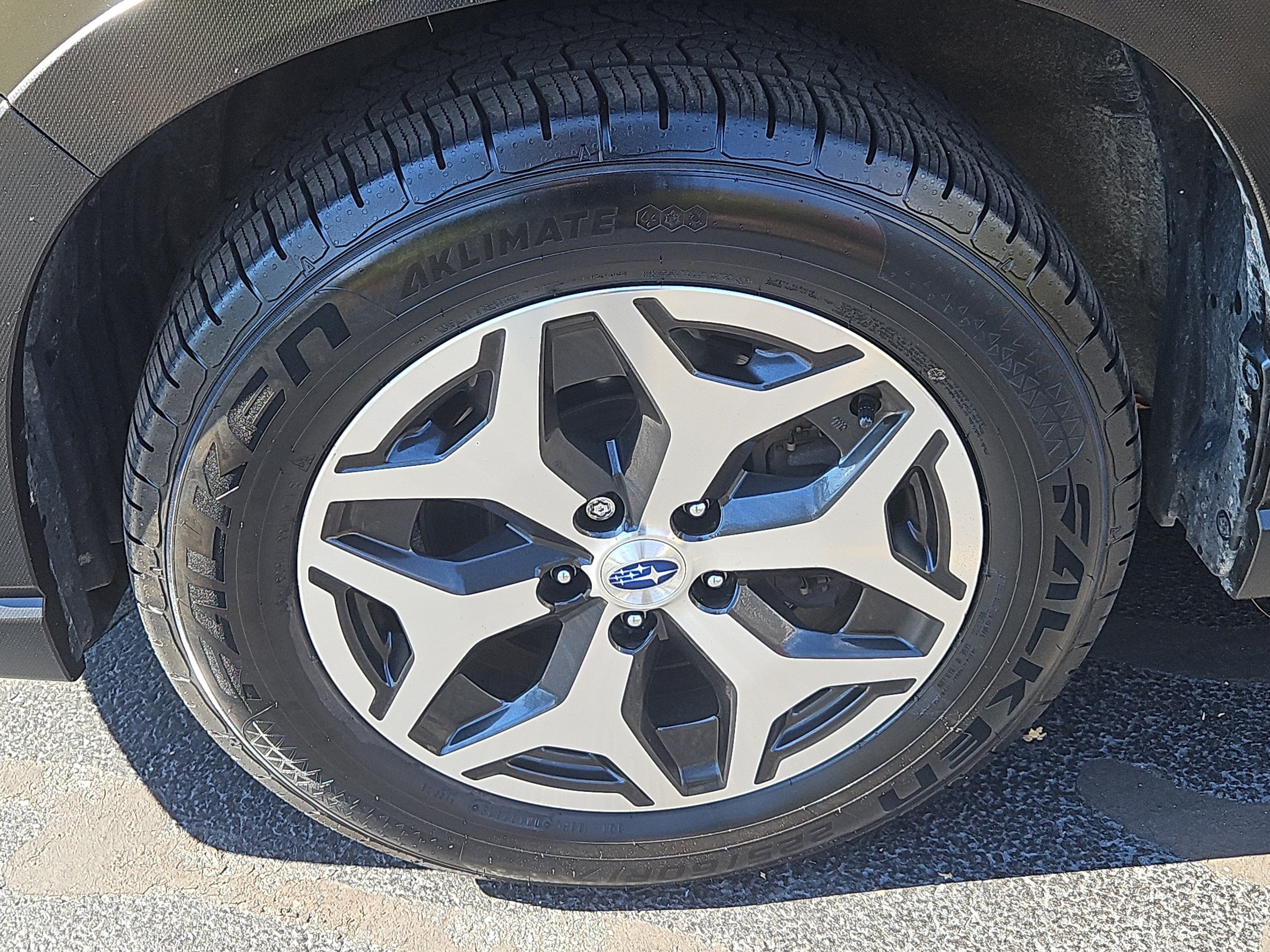 Certified 2023 Subaru Forester Premium AWD/4WD image 4