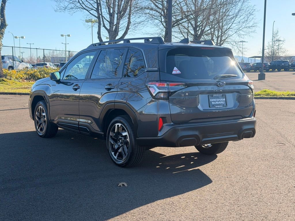 Used 2025 Subaru Forester Premium image 5