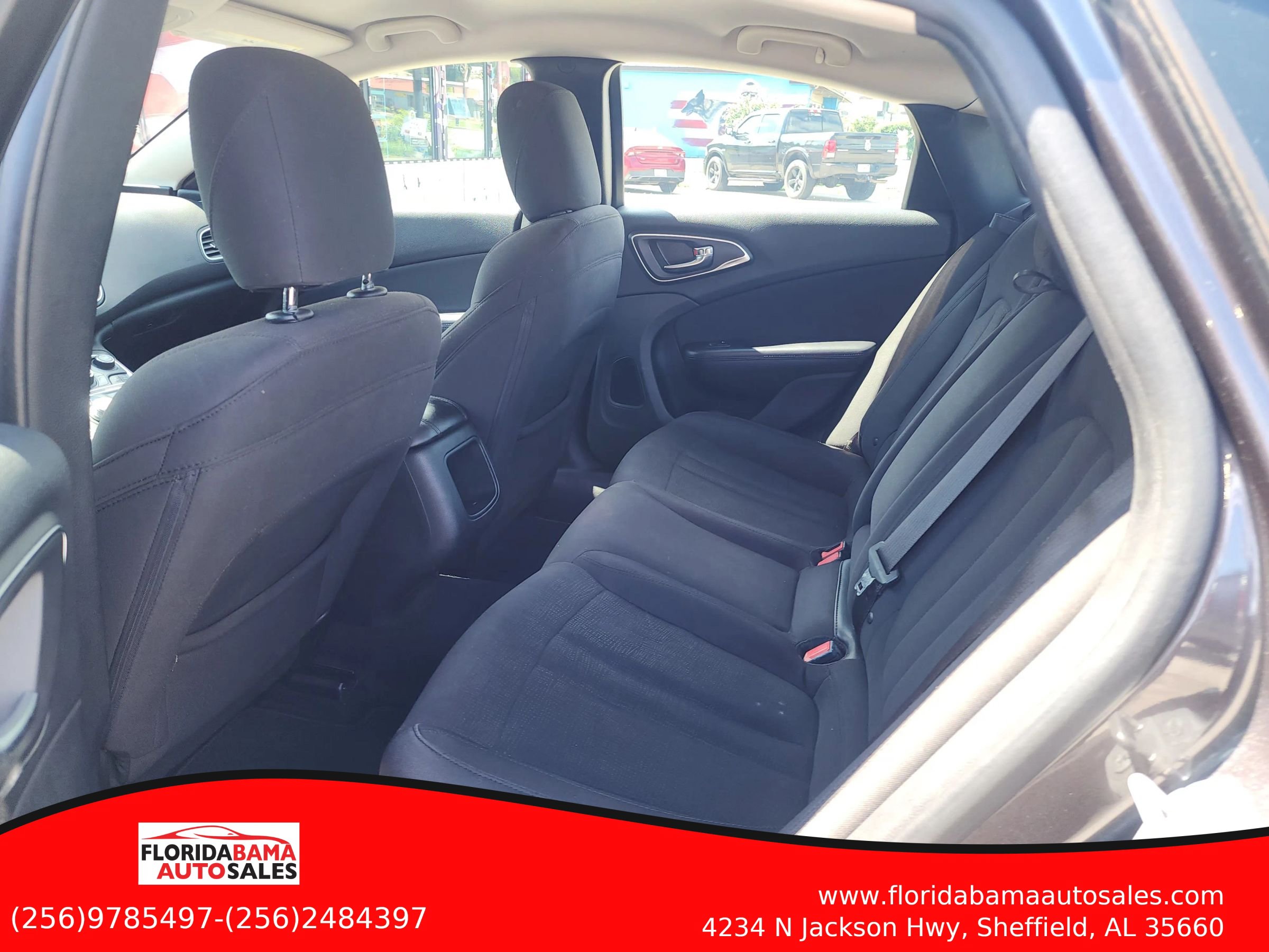 Used 2015 Chrysler 200 Limited FWD image 11