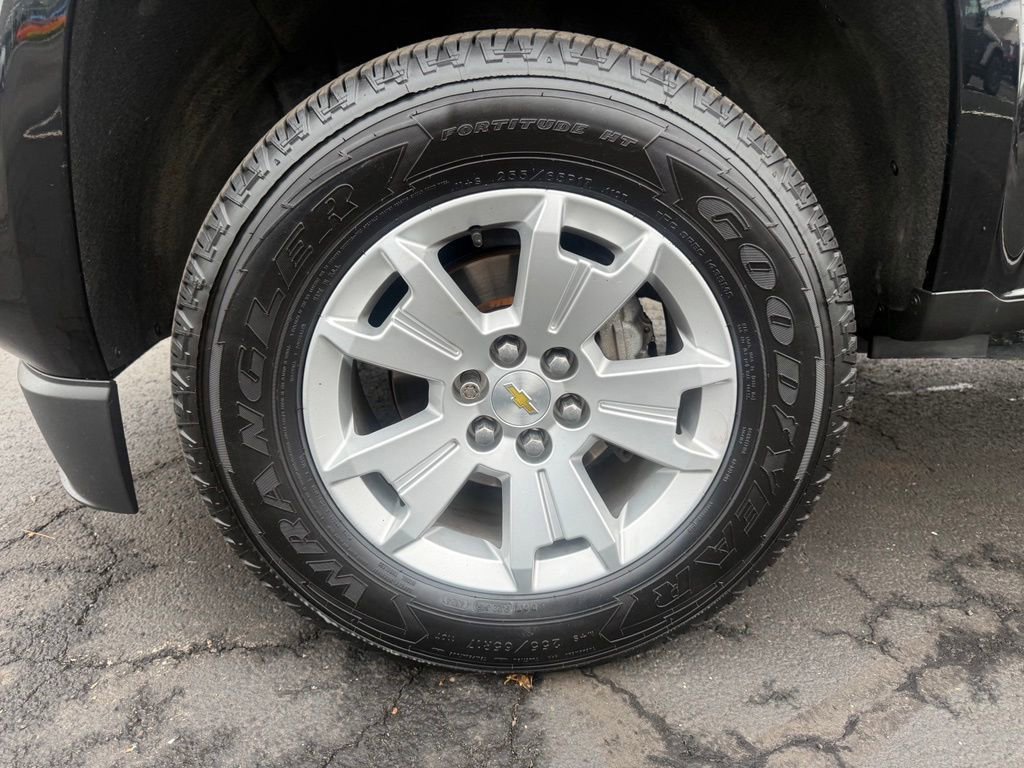 Used 2019 Chevrolet Colorado LT w/ LT Convenience Package AWD/4WD image 9