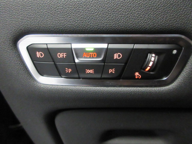 Used 2020 BMW X7 xDrive40i w/ Premium Package image 17