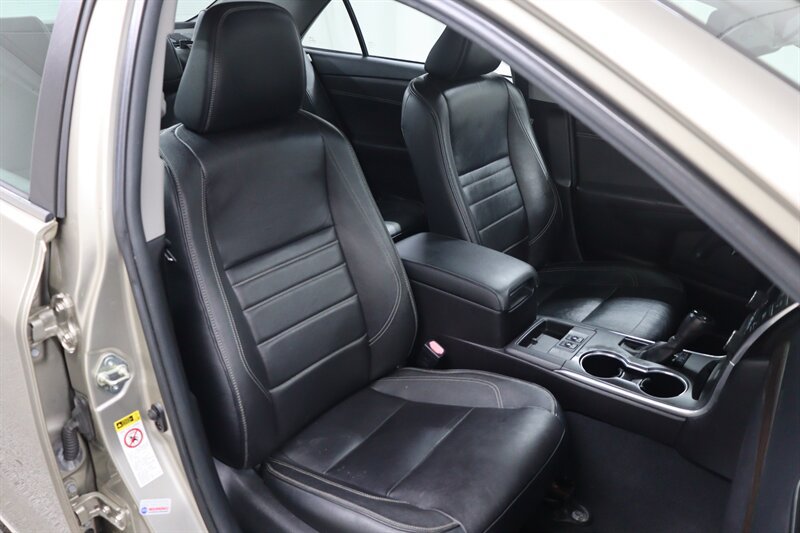 Used 2015 Toyota Camry XLE FWD image 21