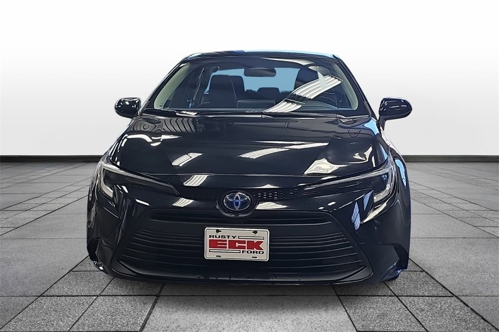 Used 2023 Toyota Corolla LE image 2