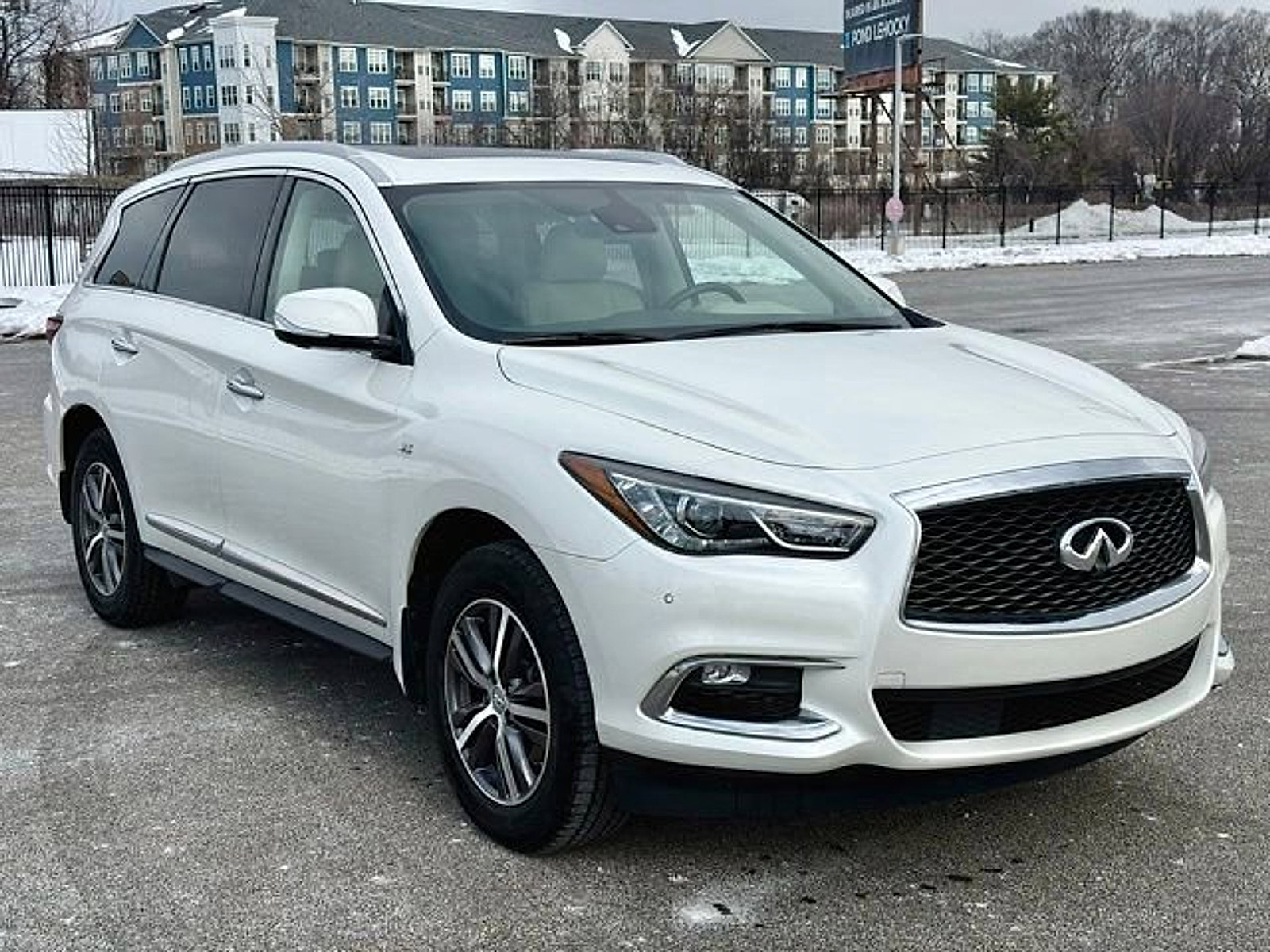 Used 2019 INFINITI QX60 Luxe w/ Essential Package