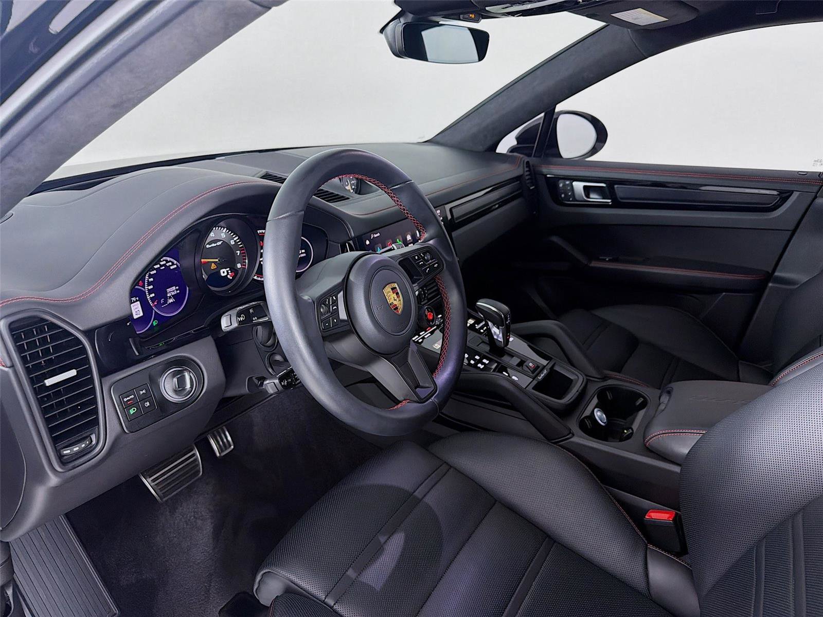 Certified 2022 Porsche Cayenne Turbo GT AWD/4WD image 4
