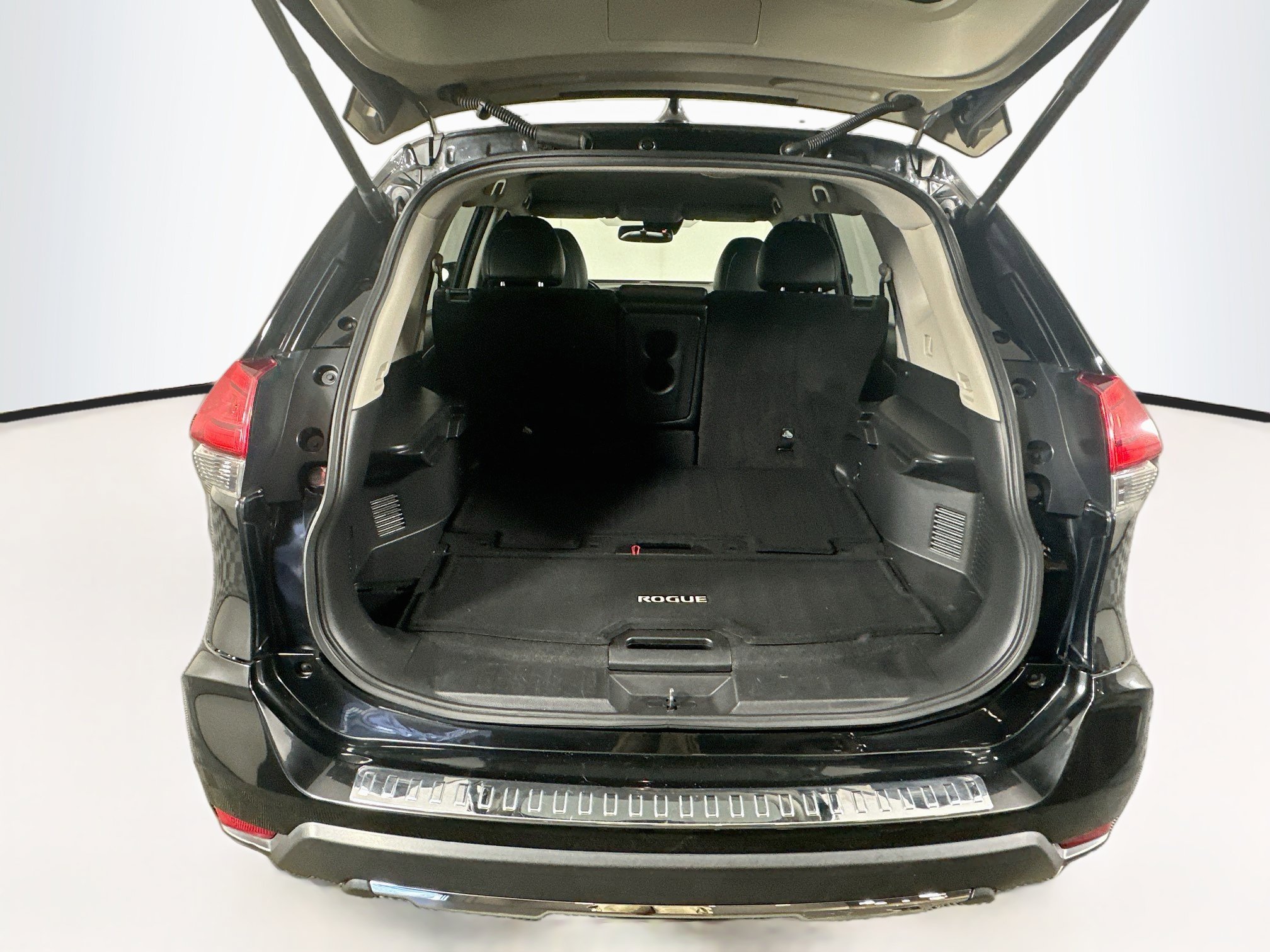 Used 2017 Nissan Rogue SL FWD image 28