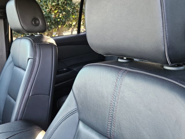 Used 2023 Chevrolet Traverse RS image 8