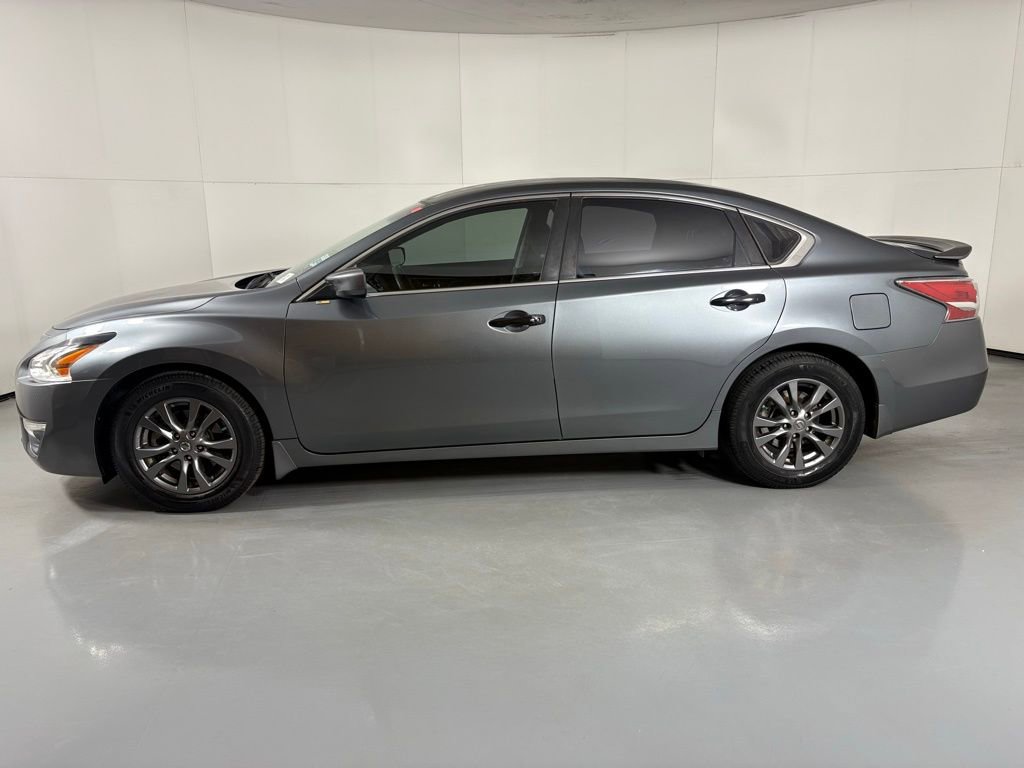 Used 2015 Nissan Altima 2.5 S w/ Sport Value Package image 5