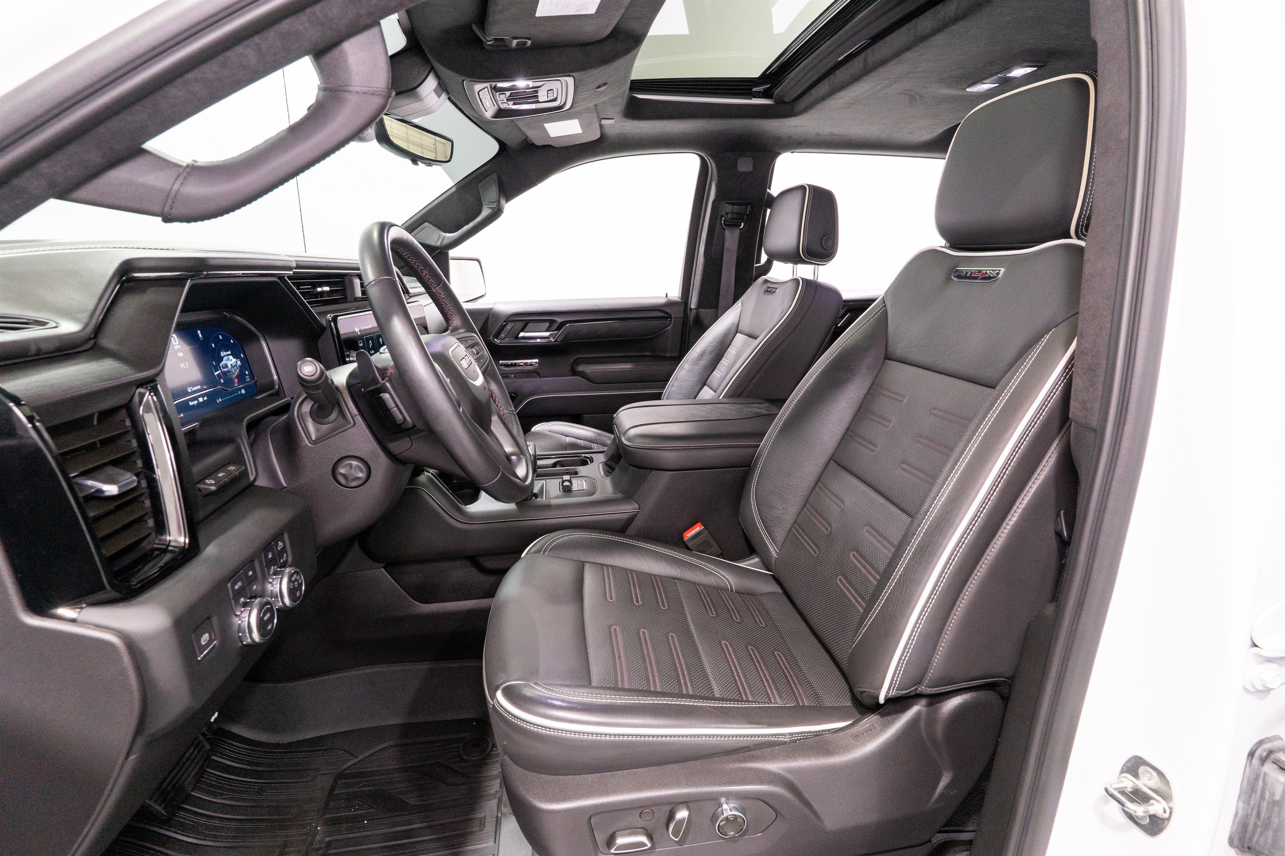 Used 2024 GMC Sierra 1500 AT4X AWD/4WD image 17