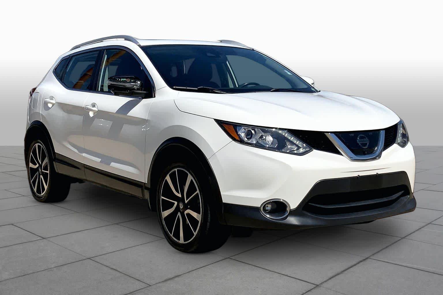 Used 2017 Nissan Rogue Sport SL w/ SL Premium Package AWD/4WD image 3