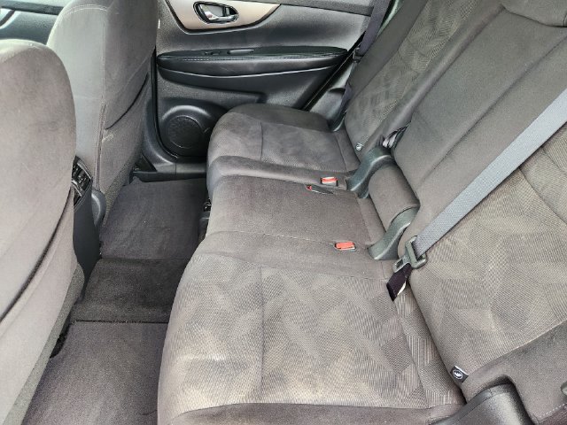 Used 2016 Nissan Rogue SV FWD image 30
