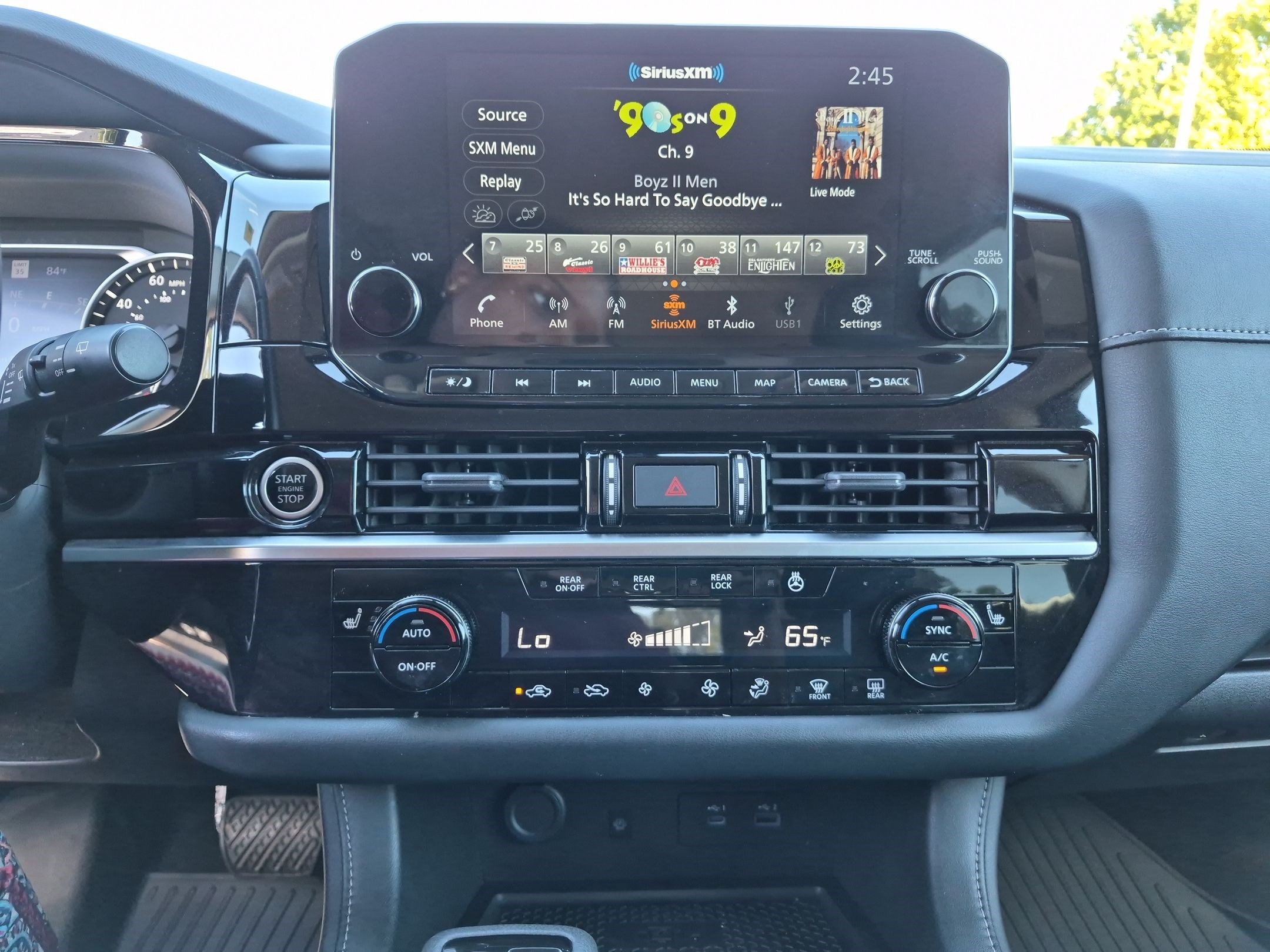 Used 2023 Nissan Pathfinder SL w/ Lighting Package (N92) FWD image 22