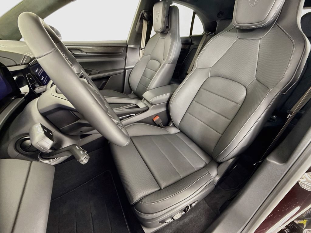 Certified 2025 Porsche Macan Turbo Electric AWD/4WD image 5