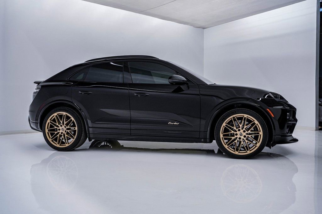 Certified 2025 Porsche Macan Turbo Electric image 9