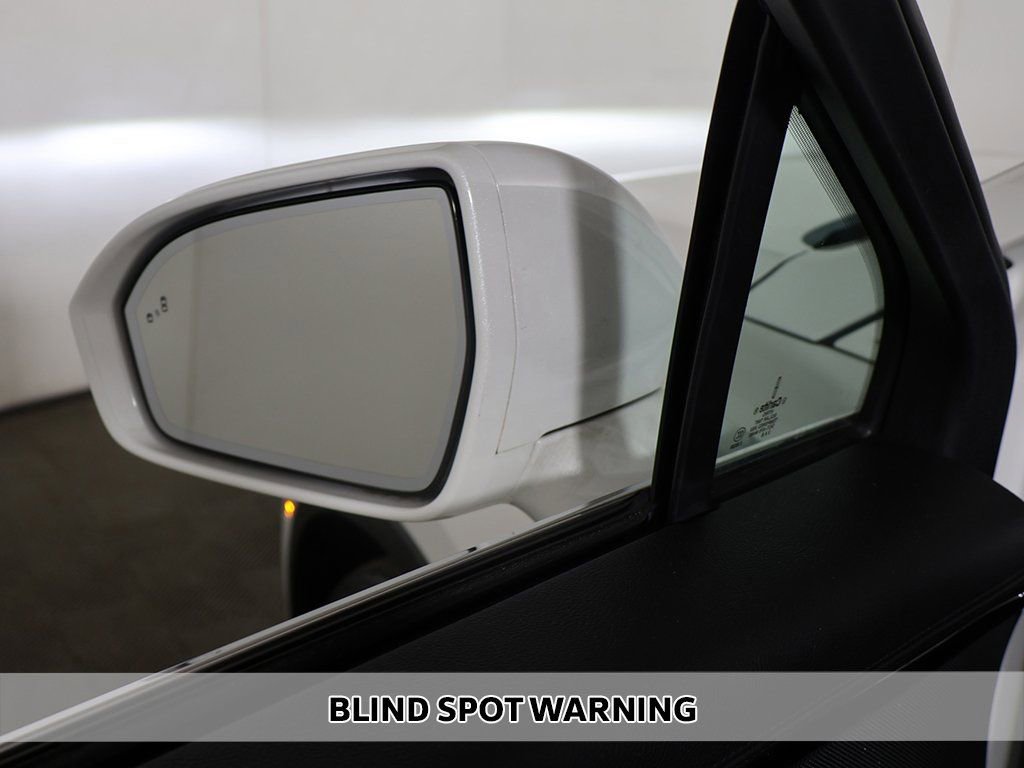 Used 2022 Lincoln Nautilus Reserve image 5