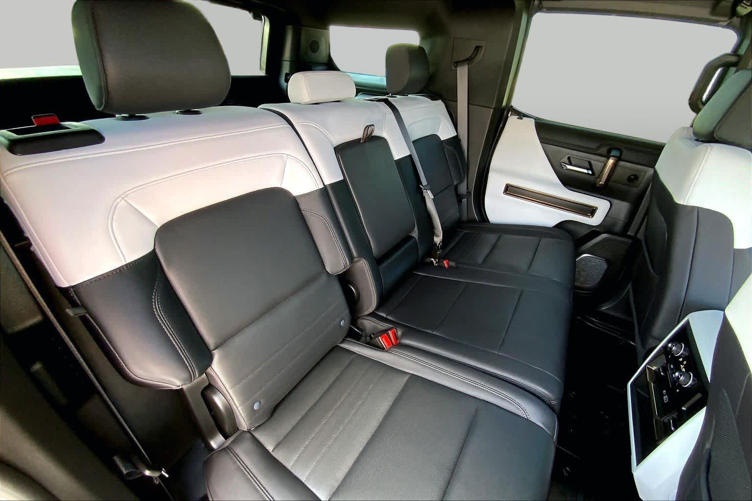 Used 2024 GMC Hummer EV 3X w/ LPO, Illumination Package AWD/4WD image 17