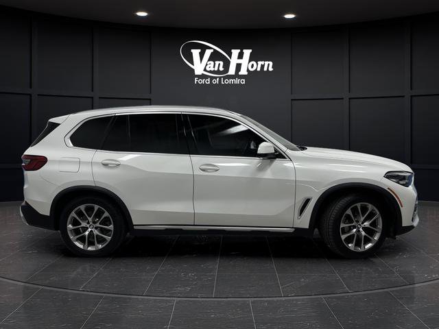 Used 2019 BMW X5 xDrive40i w/ Premium Package 2 image 2