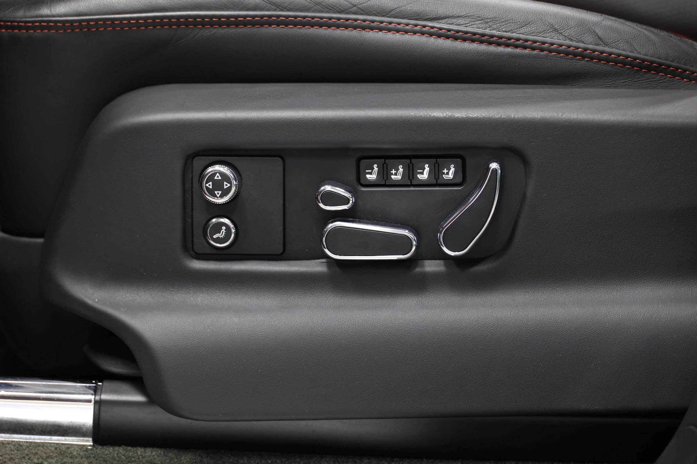 Used 2022 Bentley Bentayga AWD/4WD image 15