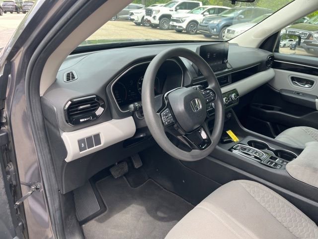 Used 2023 Honda Pilot LX image 24