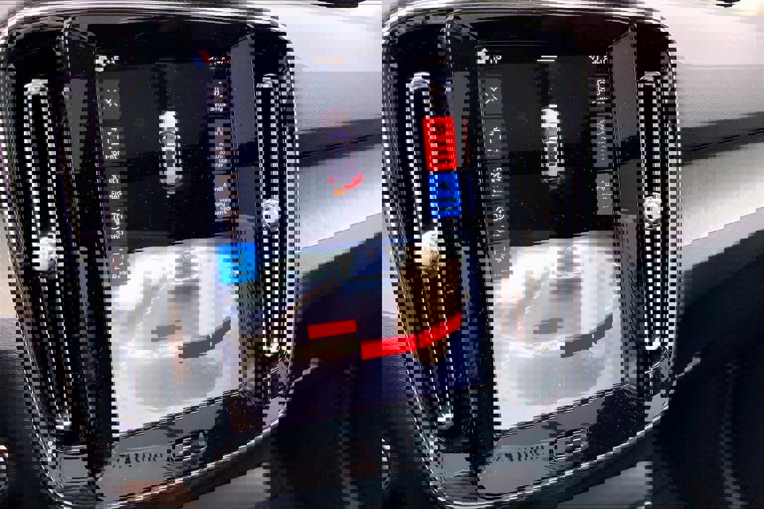 Used 2023 Volvo XC40 B5 Plus w/ Driver Assist Package AWD/4WD image 27