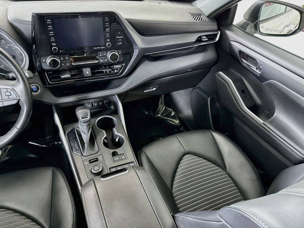 Certified 2021 Toyota Highlander XSE AWD/4WD image 28