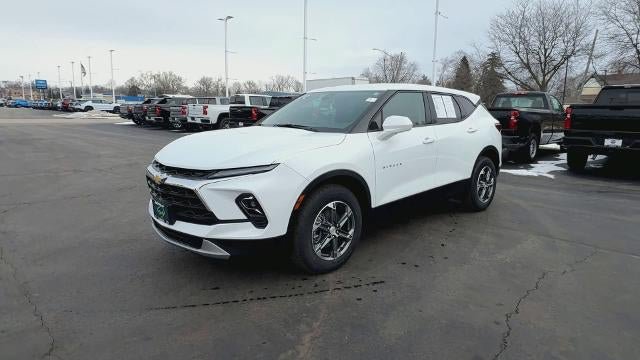 Certified 2025 Chevrolet Blazer LT AWD/4WD image 4