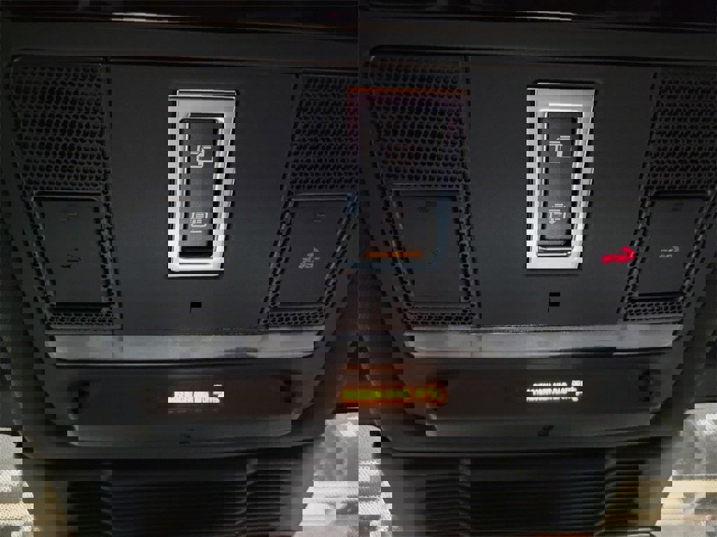 New 2025 Land Rover Discovery Sport Dynamic SE image 21