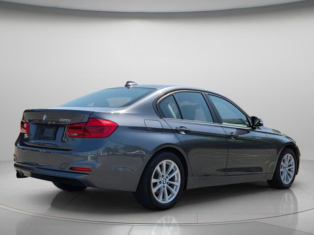 Used 2018 BMW 320i Sedan RWD image 7