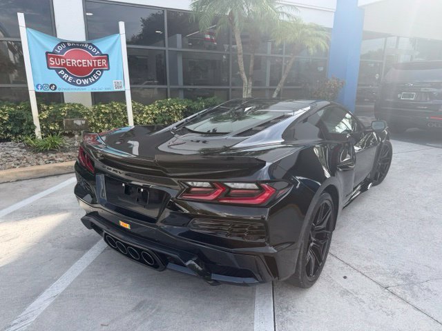 Used 2025 Chevrolet Corvette Z06 RWD image 5