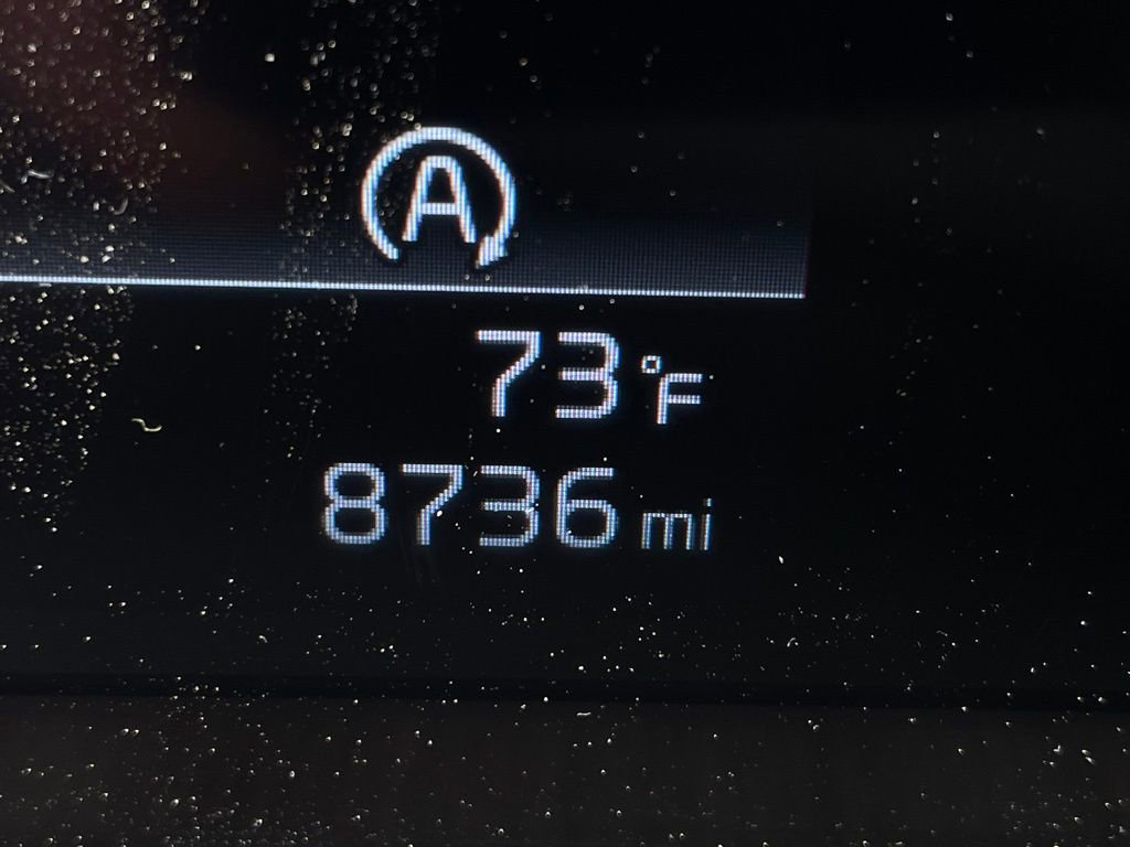 Used 2025 Kia Telluride EX w/ EX Captain's Chair Package image 7