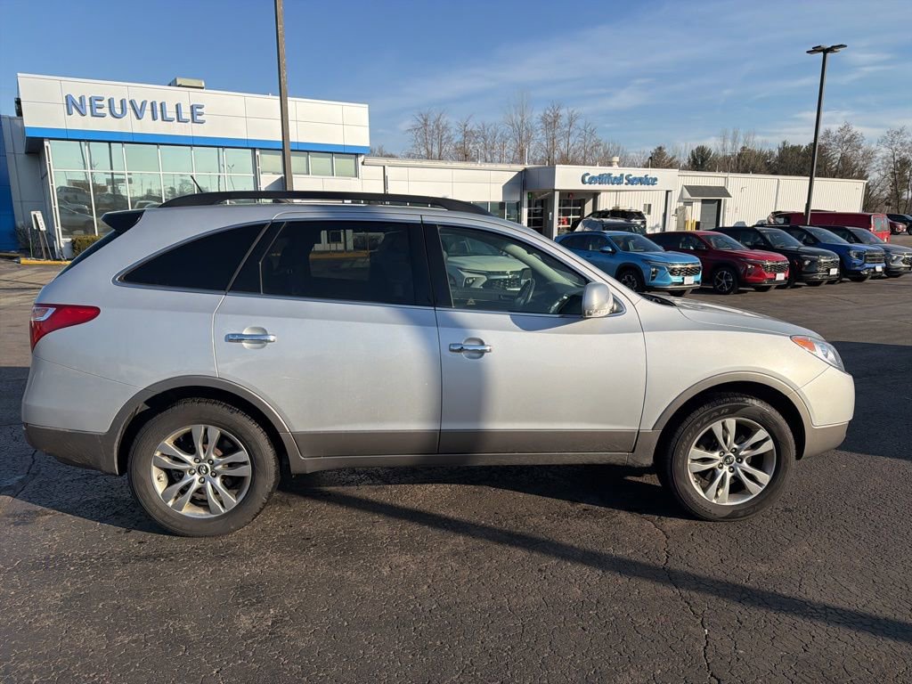 Used 2012 Hyundai Veracruz Limited w/ Entertainment Pkg image 2