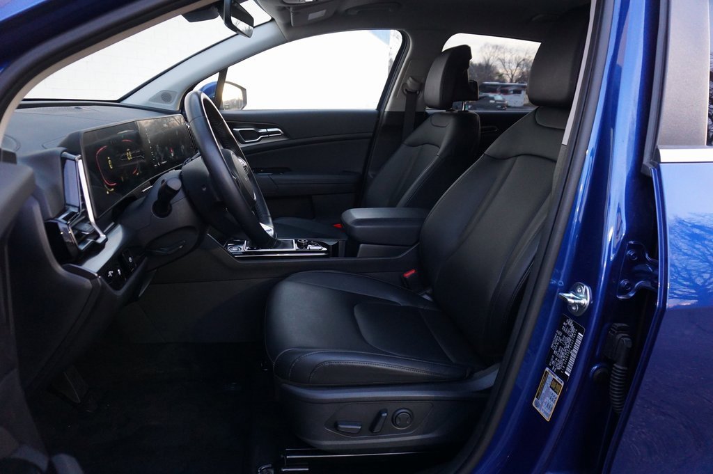 Used 2025 Kia Sportage EX image 10
