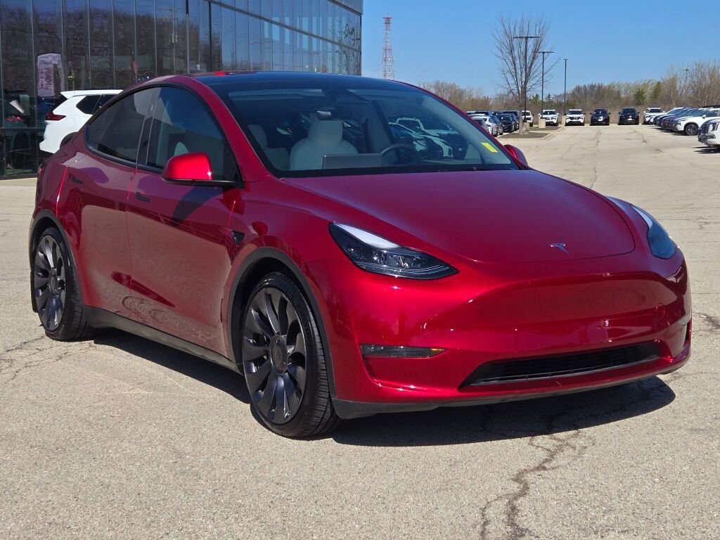 Used 2025 Tesla Model Y Performance image 4