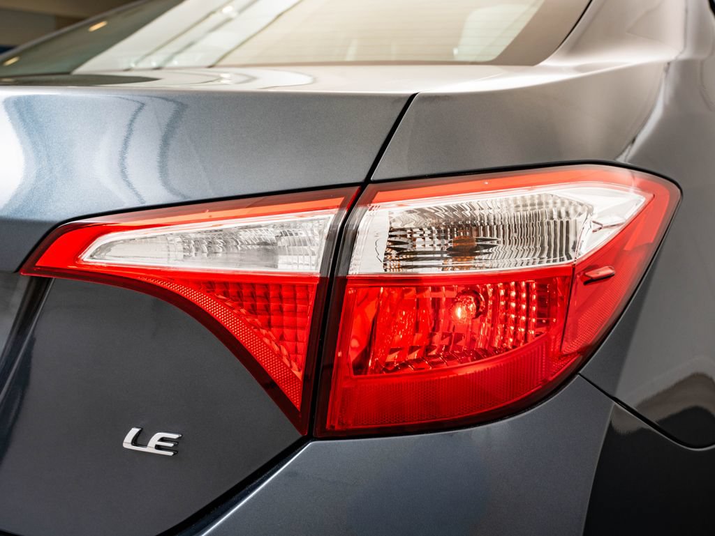 Used 2015 Toyota Corolla LE FWD image 9