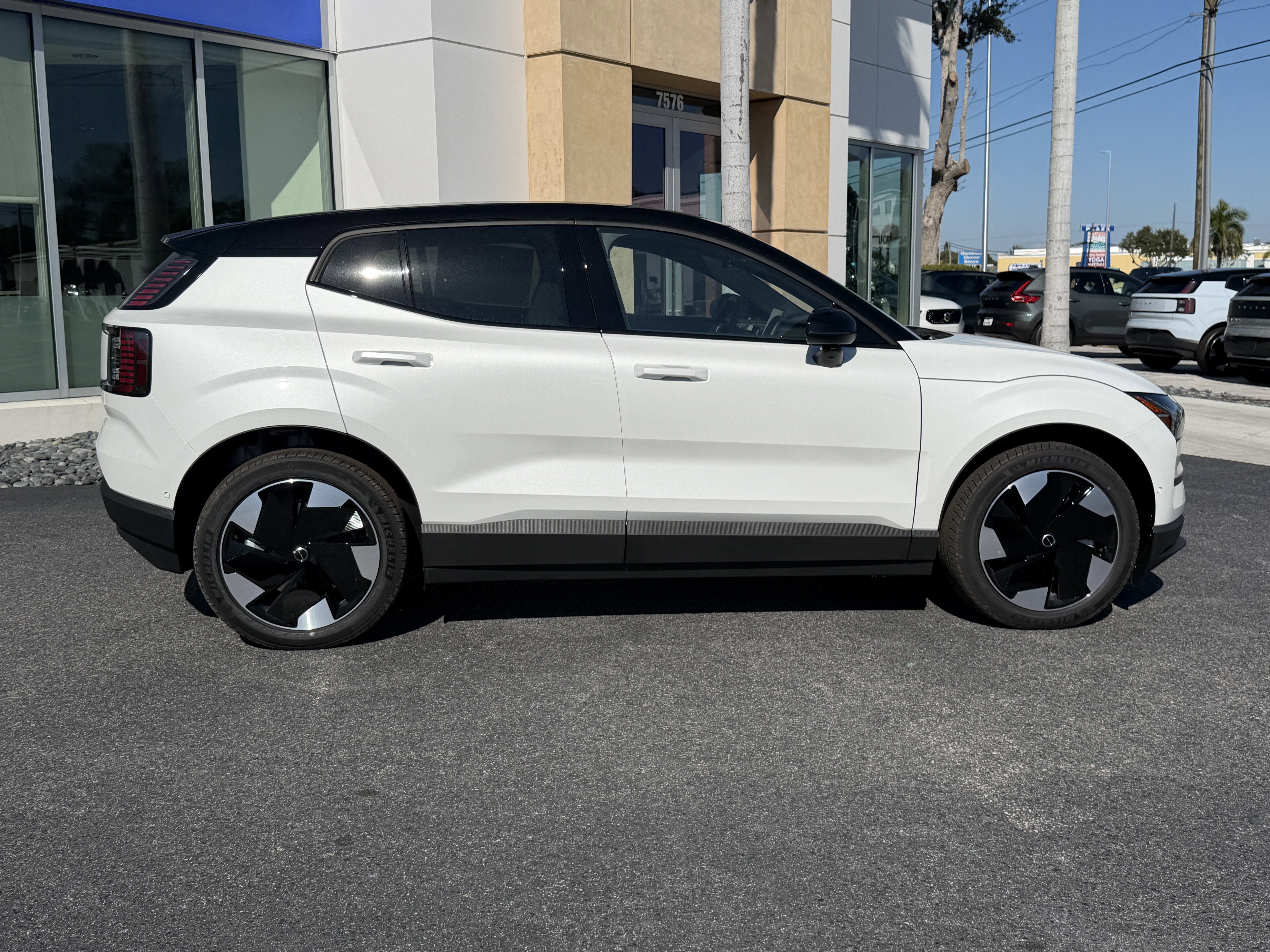 New 2026 Volvo EX30 Ultra image 2