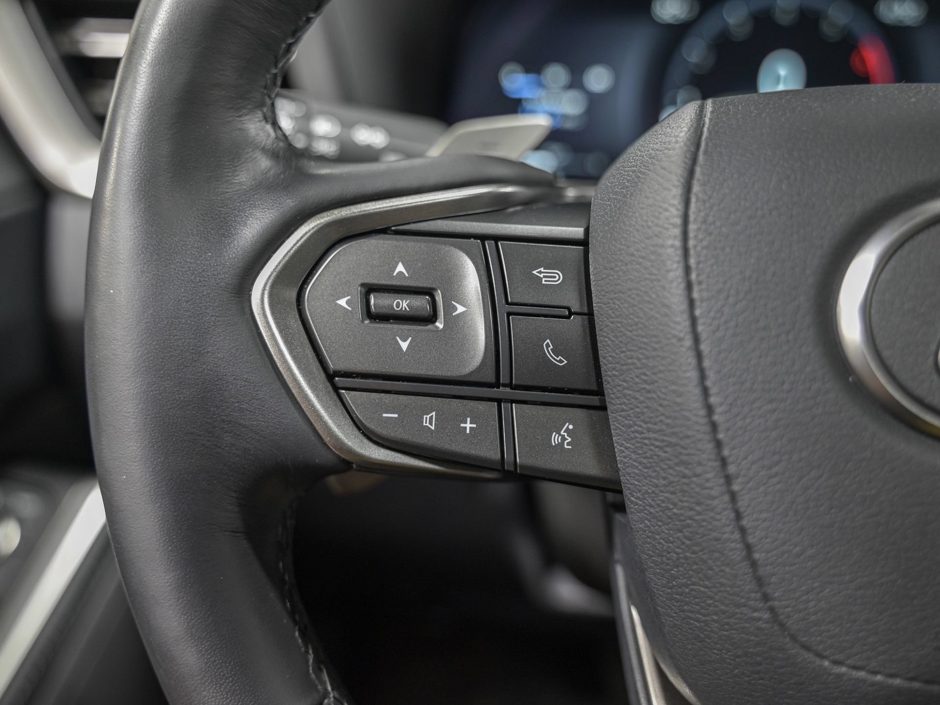 Used 2024 Lexus GX 550 w/ Cold Area Package AWD/4WD image 19