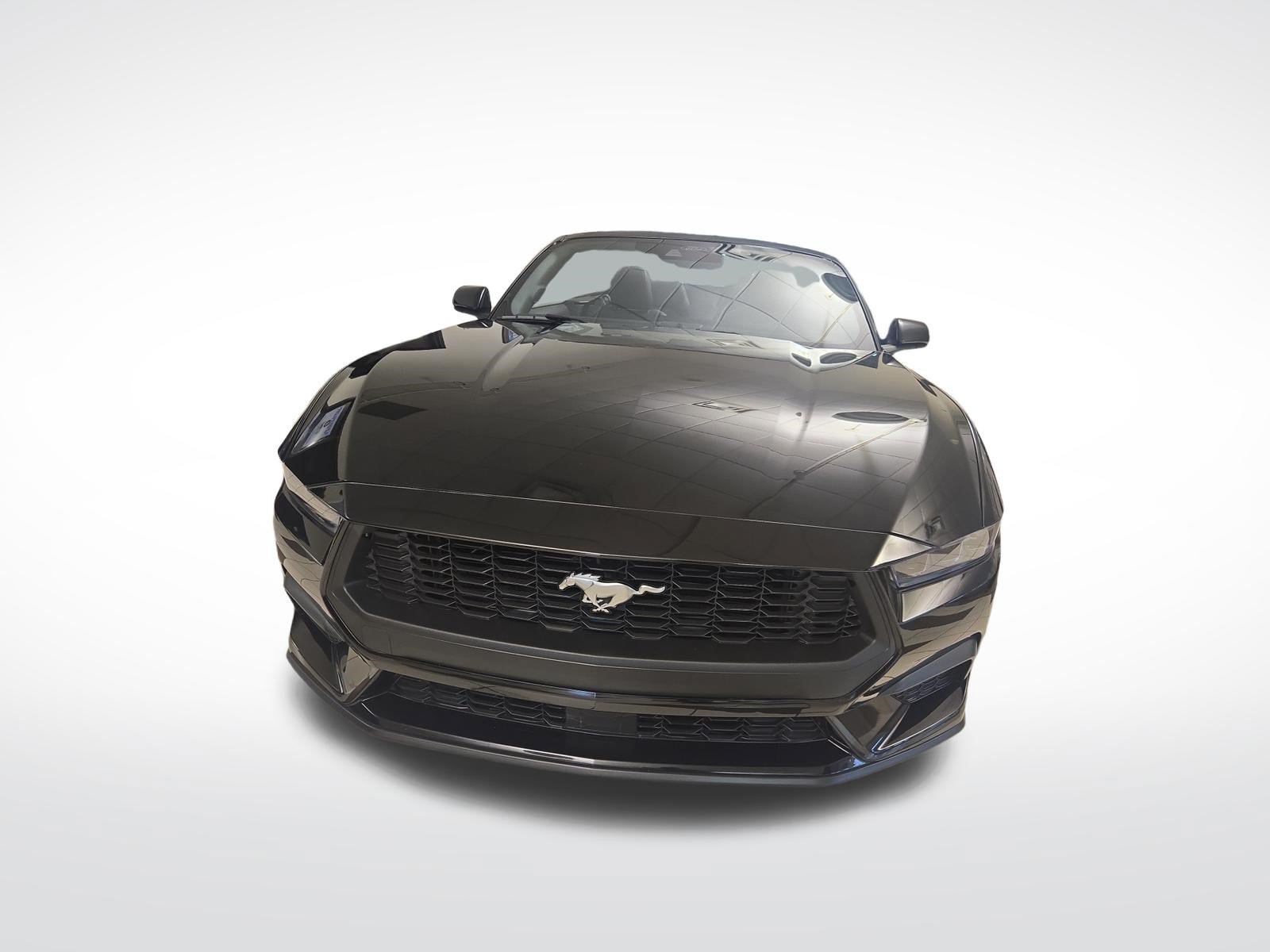 Used 2026 Ford Mustang Convertible RWD image 3