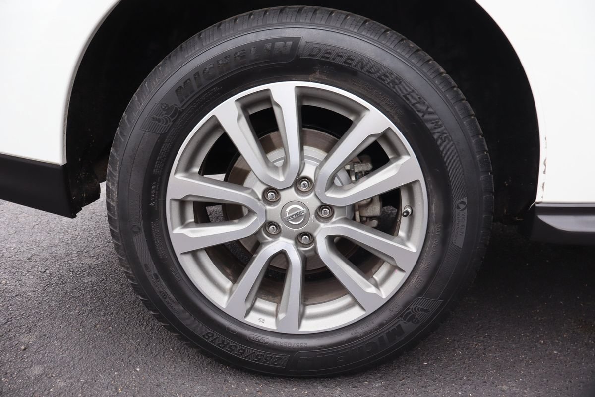 Used 2016 Nissan Pathfinder SV AWD/4WD image 44