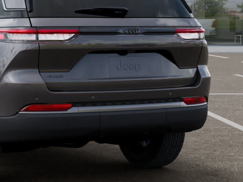 New 2026 Jeep Grand Cherokee Altitude AWD/4WD image 13
