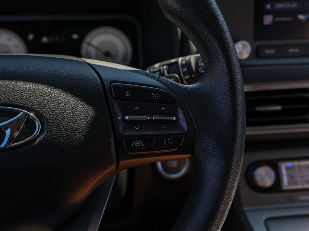 Used 2023 Hyundai Kona SE w/ Cargo Package image 27